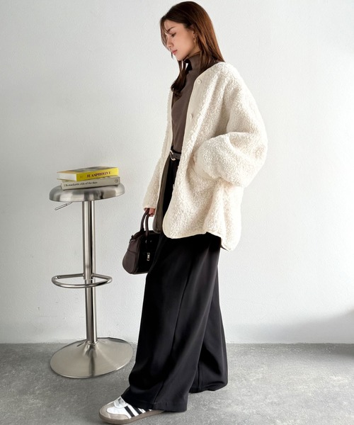 Java(ジャバ)の「《JaVaジャバコラボ》オーバーサイズがトレンド!異素材切り替え配色ボアジャケット♪ アウター(ブルゾン・レディース・ブラック/アイボリー/カーキ/ベージュ・LARGE/MEDIUM/SMALL/X-LARGE)」の21枚目の写真