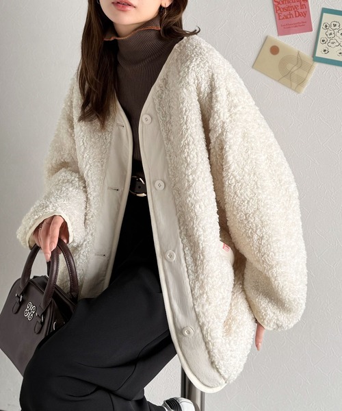 Java(ジャバ)の「《JaVaジャバコラボ》オーバーサイズがトレンド!異素材切り替え配色ボアジャケット♪ アウター(ブルゾン・レディース・ブラック/アイボリー/カーキ/ベージュ・LARGE/MEDIUM/SMALL/X-LARGE)」の10枚目の写真