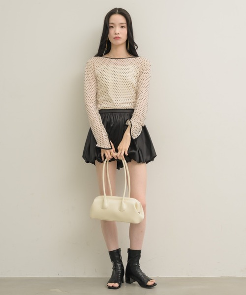 NEUNA(ヌナ)の「サテンバルーンミニスカート(スカート・レディース・オフホワイト/ブラック・MEDIUM/X-LARGE/LARGE)」の12枚目の写真