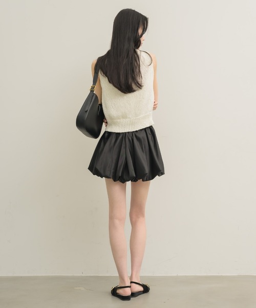 NEUNA(ヌナ)の「サテンバルーンミニスカート(スカート・レディース・オフホワイト/ブラック・MEDIUM/X-LARGE/LARGE)」の17枚目の写真