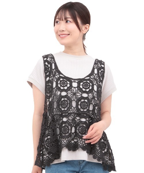 チチカカ（チチカカ）の「かぎ編み風刺繍ベスト（ベスト・レディース・ナチュラル/グリーン/チャコールグレー・FREE）」の15枚目の写真