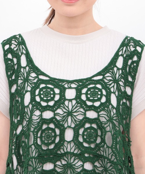 チチカカ（チチカカ）の「かぎ編み風刺繍ベスト（ベスト・レディース・ナチュラル/グリーン/チャコールグレー・FREE）」の18枚目の写真