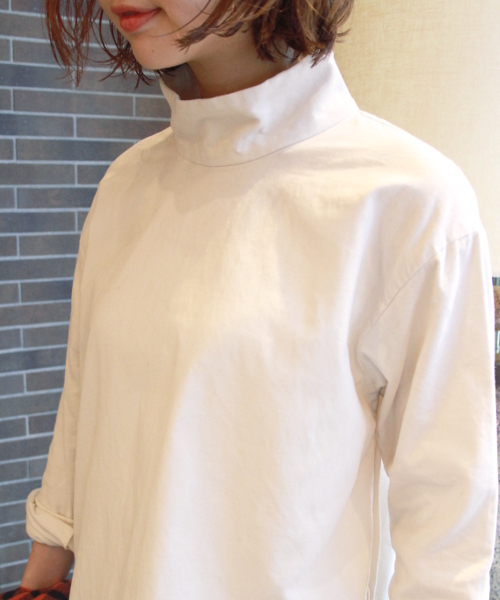 JOURNAL STANDARD（ジャーナルスタンダード）の「シャツコールハイネックブラウス#（シャツ/ブラウス・レディース・アイボリー/カーキ・FREE）」の15枚目の写真