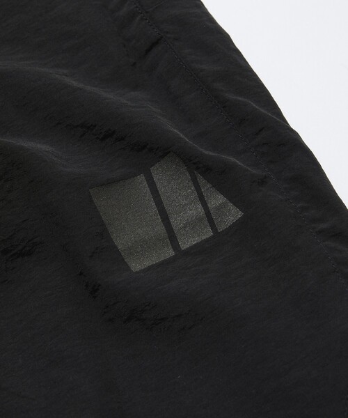 CAHLUMN(カウラム)の「CAHLUMN/カウラム Recycled Nylon Track Pant/リサイクル ナイロン トラックパンツ(その他パンツ・メンズ・インディゴブルー・MEDIUM/LARGE/X-LARGE/XX-LARGE)」の2枚目の写真