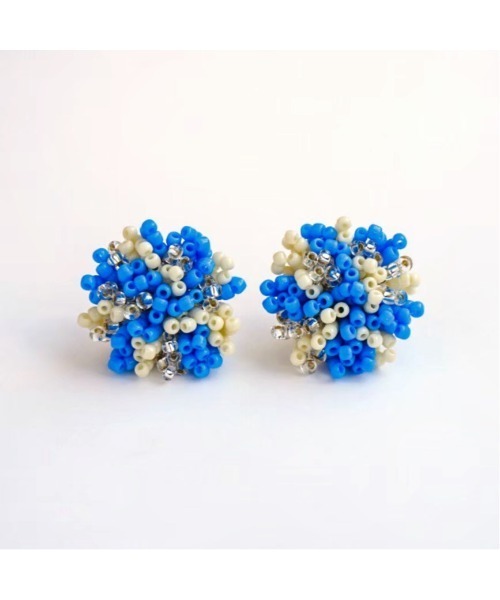 tone(トーン)の「【colore】】【金属アレルギー対応】ニュアンス柄 ビーズの大粒ピアス(MA)(ピアス(両耳用)・レディース・サックスブルー・FREE)」の1枚目の写真