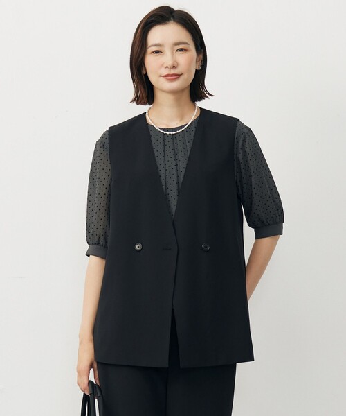 J.PRESS(ジェイプレス)の「【洗える・吸水速乾・接触冷感・セットアップ対応】Light ジョーゼット ジレ(その他アウター・レディース・ブラック系/ベージュ系/ネイビー系・T13)」の2枚目の写真