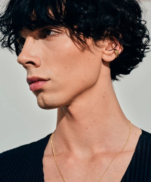TOM WOOD(トムウッド)の「【TOMWOOD/トムウッド】Ear Cuff Slim Gold ゴールド イヤーカフ ユニセックス(イヤーカフ・レディース・ゴールド・S/M)」の4枚目の写真