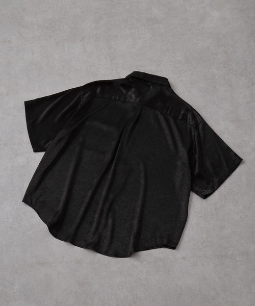 EMMA CLOTHES(エマクローズ)の「オーバーサイズ シワ加工ドレープ レギュラーカラー半袖シャツ(シャツ/ブラウス・メンズ・ダークネイビー/チャコール/ブラック・M/L)」の5枚目の写真