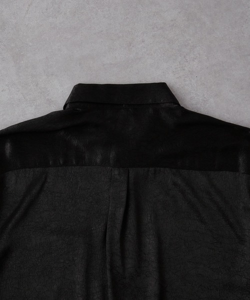 EMMA CLOTHES(エマクローズ)の「オーバーサイズ シワ加工ドレープ レギュラーカラー半袖シャツ(シャツ/ブラウス・メンズ・ダークネイビー/チャコール/ブラック・M/L)」の9枚目の写真