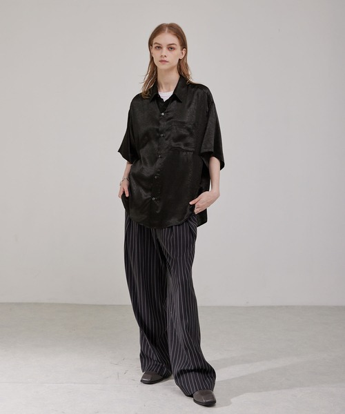 EMMA CLOTHES(エマクローズ)の「オーバーサイズ シワ加工ドレープ レギュラーカラー半袖シャツ(シャツ/ブラウス・メンズ・ダークネイビー/チャコール/ブラック・M/L)」の18枚目の写真