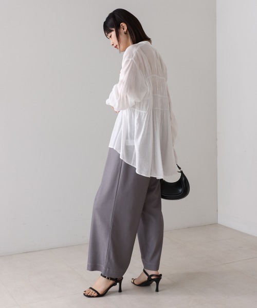 Bou Jeloud（ブージュルード）の「シアーギャザーブラウス（シャツ/ブラウス・レディース・ブルー/ブラック/ブラウン/オフホワイト・FREE）」の7枚目の写真