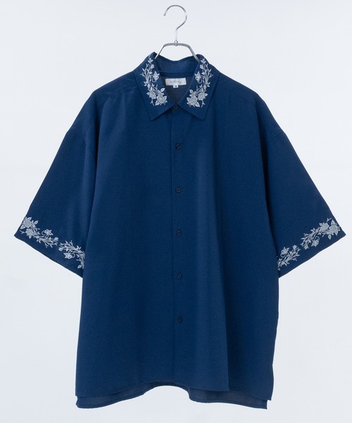 JOHN'S CLOSET(ジョンズクローゼット)の「【14】フラワーエンブロイダリー オーバーサイズ半袖シャツ(シャツ/ブラウス・メンズ・ネイビー/ライトグレー/チャコールグレー/ブラック/ホワイト・LARGE/MEDIUM)」の5枚目の写真