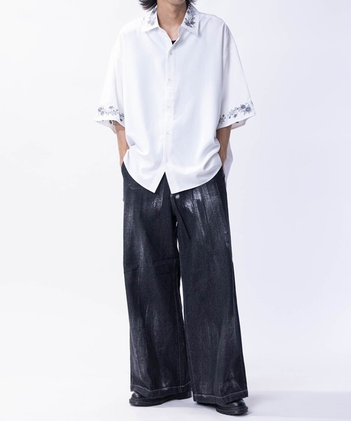 JOHN'S CLOSET(ジョンズクローゼット)の「【14】フラワーエンブロイダリー オーバーサイズ半袖シャツ(シャツ/ブラウス・メンズ・ネイビー/ライトグレー/チャコールグレー/ブラック/ホワイト・LARGE/MEDIUM)」の10枚目の写真