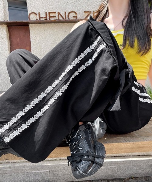 REMUR(レミュール)の「リボンポケットレースラインカーゴパンツ(カーゴパンツ・レディース・ブラック/アイボリー・L/M/S)」の21枚目の写真
