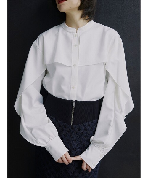 Ray BEAMS（レイビームス）の「RBS / バンドカラーケープ ブラウス（シャツ/ブラウス・レディース・ホワイト/ライトグレー・ONE SIZE）」の2枚目の写真