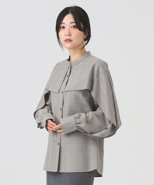 Ray BEAMS（レイビームス）の「RBS / バンドカラーケープ ブラウス（シャツ/ブラウス・レディース・ホワイト/ライトグレー・ONE SIZE）」の7枚目の写真