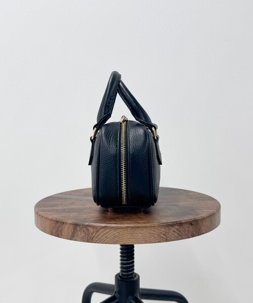 fredy emue（フレディエミュ）の「FRミニレザーボストンバッグ（ショルダーバッグ・レディース・ブラック/キャメル・FREE）」の22枚目の写真