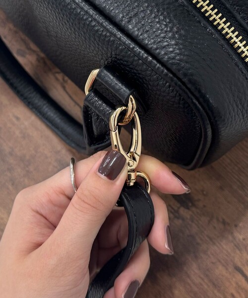 fredy emue（フレディエミュ）の「FRミニレザーボストンバッグ（ショルダーバッグ・レディース・ブラック/キャメル・FREE）」の15枚目の写真