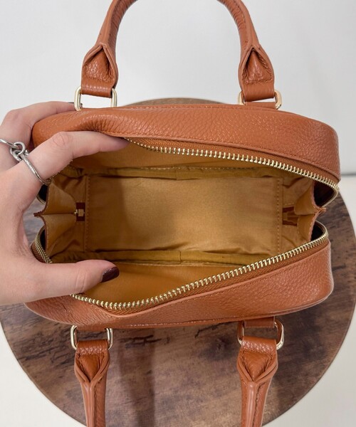 fredy emue（フレディエミュ）の「FRミニレザーボストンバッグ（ショルダーバッグ・レディース・ブラック/キャメル・FREE）」の10枚目の写真