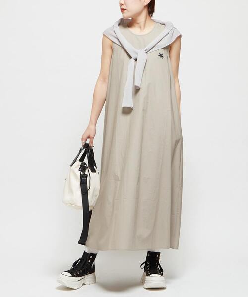 CONVERSE TOKYO（コンバーストウキョウ）の「SLEEVELESS GATHERED VOLUME DRESS（ワンピース・レディース・チャコールグレー/ベージュ/ピンク・FREE）」の11枚目の写真