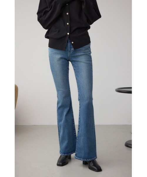 WEB限定】AZUL DENIM フレアデニムロング丈（デニムパンツ）｜AZUL BY