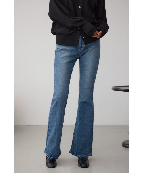 WEB限定】AZUL DENIM フレアデニムロング丈（デニムパンツ）｜AZUL BY