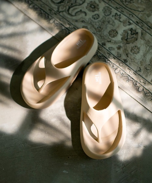 MEI（メイ）の「【MEI メイ】TONG SANDAL トングサンダル / Lady’s（サンダル・レディース・ベージュ/ブラック・S/M/L）」の2枚目の写真