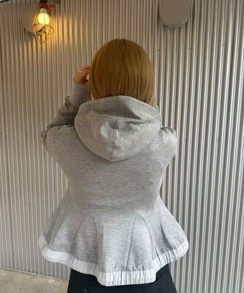 KONVINI(コンビニ)の「【Chillity】フリルジップパーカー/Frilled Zip-Up Hoodie(パーカー・レディース・ブラック/グレー・FREE)」の7枚目の写真