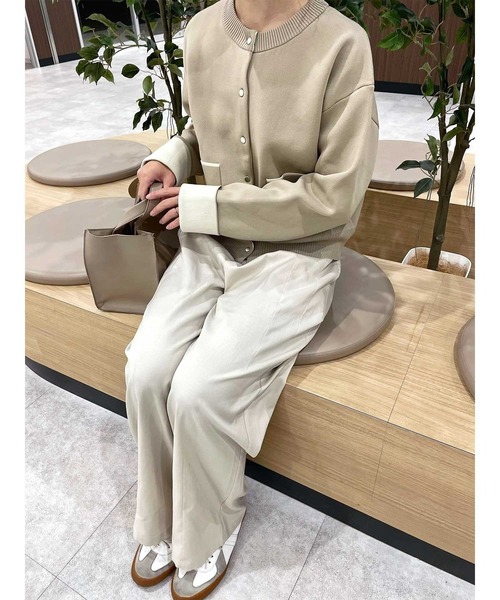 GeeRA（ジーラ）の「春の羽織りに！ゴールドボタン配色カラーニットカーディガン（カーディガン/ボレロ・レディース・チャコール/ベージュ/グレー系その他・SMALL/MEDIUM/LARGE/X-LARGE）」の7枚目の写真