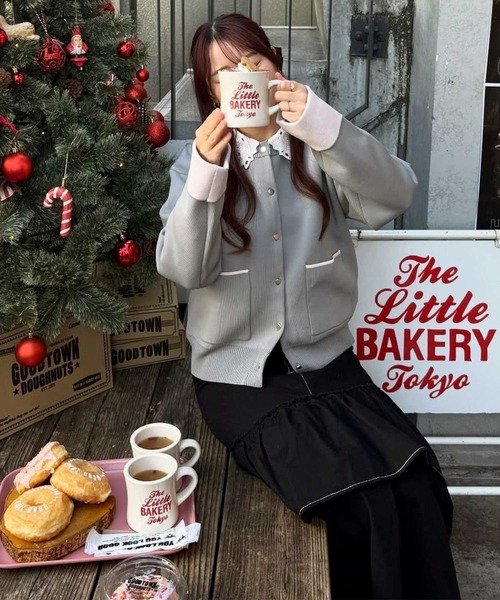 GeeRA（ジーラ）の「春の羽織りに！ゴールドボタン配色カラーニットカーディガン（カーディガン/ボレロ・レディース・チャコール/ベージュ/グレー系その他・SMALL/MEDIUM/LARGE/X-LARGE）」の15枚目の写真