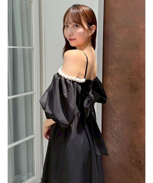 dazzlin(ダズリン)の「【吉田朱里】パール2wayボリュームワンピース(ワンピース・レディース・アイボリー/ブラック/ベージュ・SMALL/MEDIUM)」の16枚目の写真