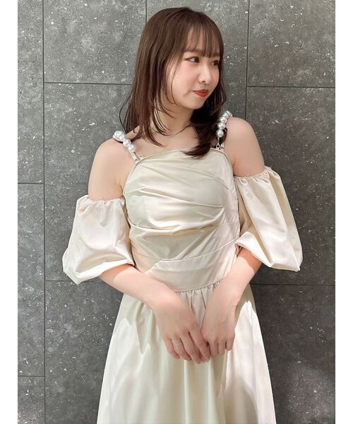 dazzlin(ダズリン)の「【吉田朱里】パール2wayボリュームワンピース(ワンピース・レディース・アイボリー/ブラック/ベージュ・SMALL/MEDIUM)」の6枚目の写真