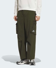 adidas（アディダス）の「アディカラー クラシックス 3ストライプ