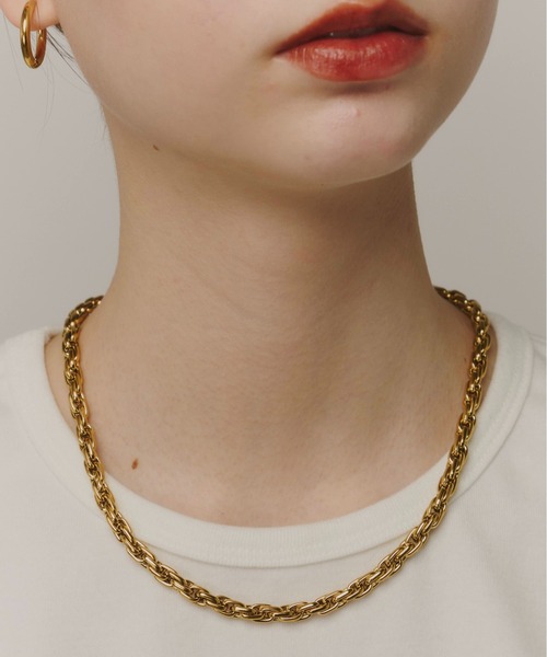 Su1.（スイ）の「【Su1.】【金属アレルギー対応】【ステンレス】ツイストチェーンネックレス（ネックレス・レディース・シルバー/ゴールド・FREE）」の5枚目の写真