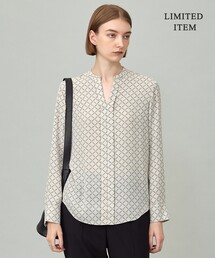 ICB（アイシービー）の「BackSatinAmunzen キーネックブラウス（シャツ/ブラウス）」