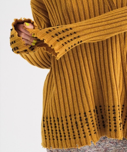 stitching knit top