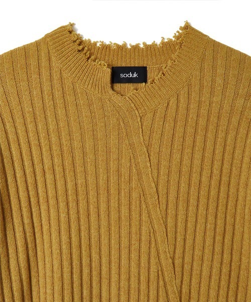 stitching knit top