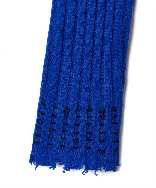 stitching knit top