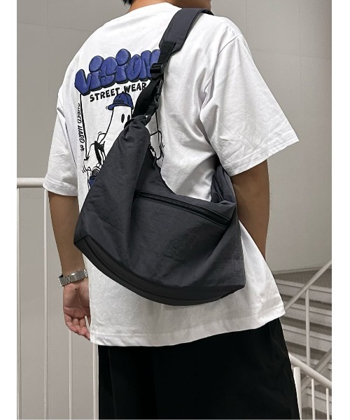 BACK NUMBER（バックナンバー）の「BACK NUMBER(バックナンバー)【メンズ】ラウンドショルダーバッグ（ショルダーバッグ・メンズ・ダークグレー/ライトグレー/ライトベージュ/ブラック・ONE SIZE）」の15枚目の写真