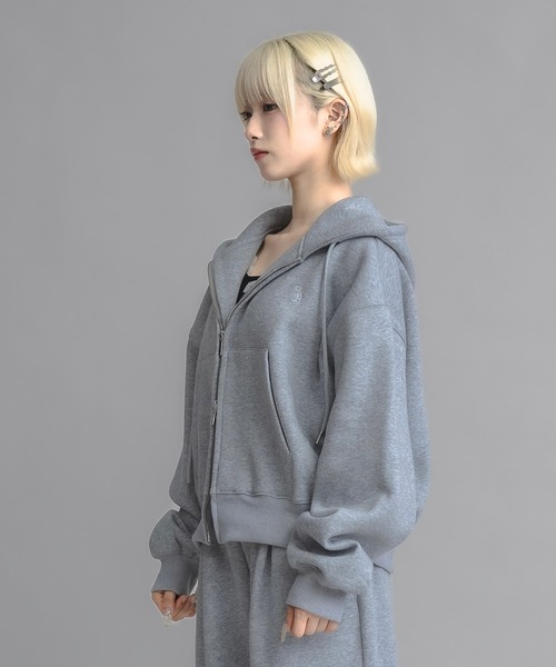 17HR（セブンティーンアワーズ）の「【ユニセックス】コンパクトダブルジップパーカー（パーカー・レディース・ブラック/グレー・FREE）」の11枚目の写真