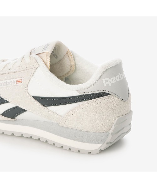 Reebok(リーボック)の「クラシック AZ / CLASSIC AZ(スニーカー・レディース・アイボリー/ブラック・24.5cm/23.5cm/23.0cm/22.5cm/26.0cm/25.5cm/25.0cm/24.0cm/22.0cm)」の10枚目の写真