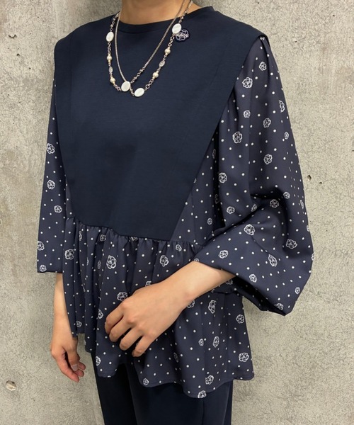 INGEBORG(インゲボルグ)の「カメリアドットpt.使いカットソー(Tシャツ/カットソー・レディース・ブラウン/ネイビー/ブラック・MEDIUM)」の3枚目の写真