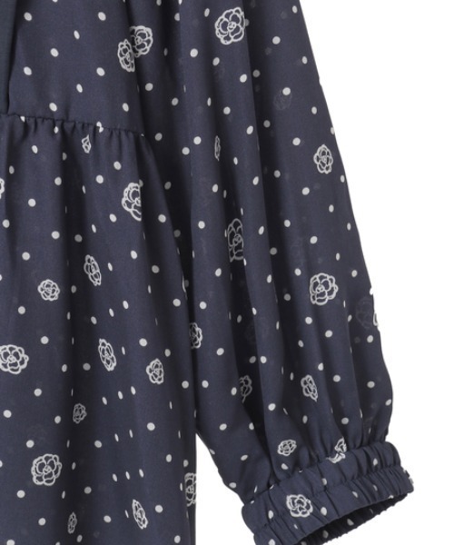 INGEBORG(インゲボルグ)の「カメリアドットpt.使いカットソー(Tシャツ/カットソー・レディース・ブラウン/ネイビー/ブラック・MEDIUM)」の7枚目の写真