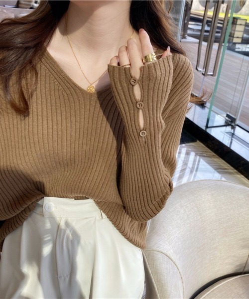 Beststore(ベストストア)の「【秋冬】袖ボタン Vネックニットトップス セーター(ニット/セーター・レディース・ブラック/ダークグリーン/ホワイト/グリーン/ブラウン/キャメル・FREE)」の11枚目の写真