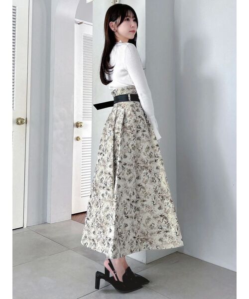 dazzlin(ダズリン)の「サイドタックベルトフレアスカート(スカート・レディース・レッド/ベージュ/アイボリー/ブラック・SMALL/MEDIUM)」の10枚目の写真