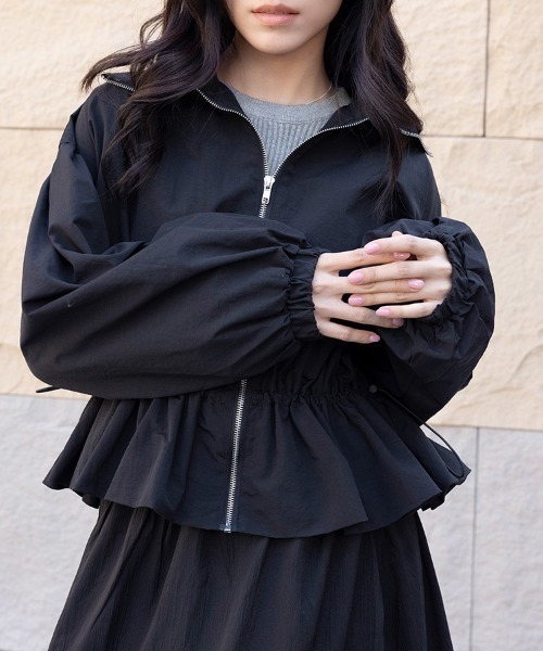 ONEP STAR（ワンピスター）の「ペプラムシルエットフロントジップジャケット（ナイロンジャケット・レディース・ホワイト/アイボリー/ブラック・MEDIUM）」の13枚目の写真