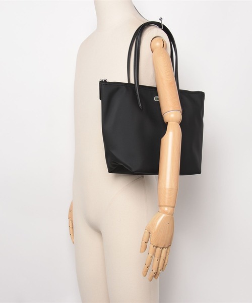 LACOSTE（ラコステ）の「L.12.12 CONCEPT スモールサイズトートバッグ（トートバッグ・レディース・サンドベージュ/ダークネイビー/ブラック・FREE）」の9枚目の写真