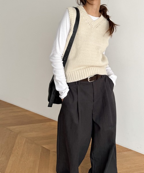 CANAL JEAN（キャナルジーン）の「El mar　ウール混Vネックニットベスト（ベスト・レディース・チャコールグレー/クリーム・ONE SIZE）」の6枚目の写真