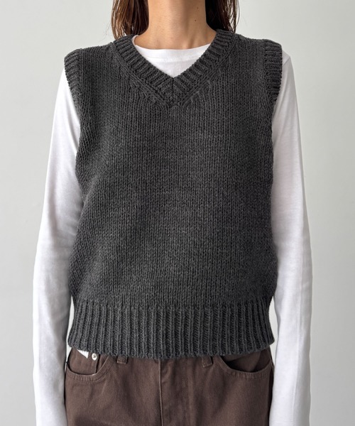 CANAL JEAN（キャナルジーン）の「El mar　ウール混Vネックニットベスト（ベスト・レディース・チャコールグレー/クリーム・ONE SIZE）」の9枚目の写真