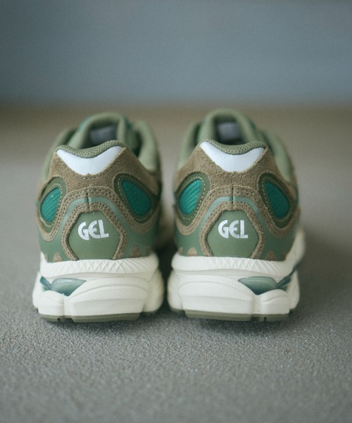 ASICS（アシックス）の「GEL-NYC　1203A739.300（スニーカー・メンズ・カーキ・23.5cm/24.0cm/24.5cm/26.0cm/26.5cm/27.0cm/27.5cm/28.0cm/28.5cm/29.0cm/25.5cm/25.0cm/23.0cm）」の5枚目の写真